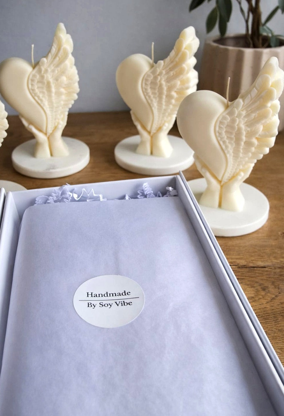 In Your Hands – Symbolische Handgemaakte Sojakaars als Betekenisvol Cadeau
