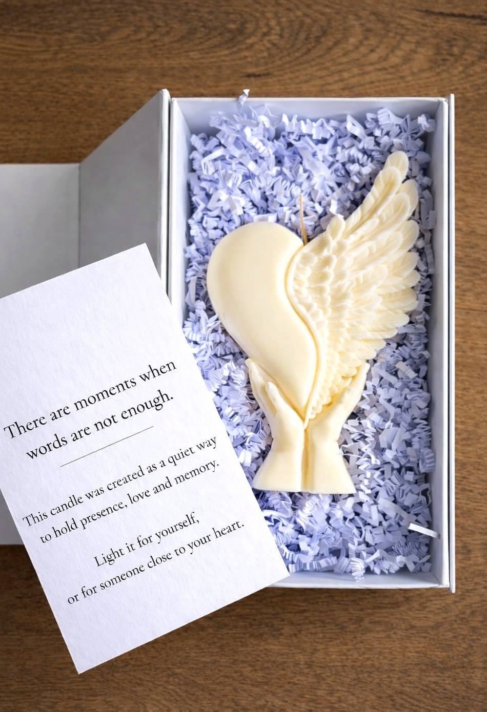 In Your Hands – Symbolische Handgemaakte Sojakaars als Betekenisvol Cadeau